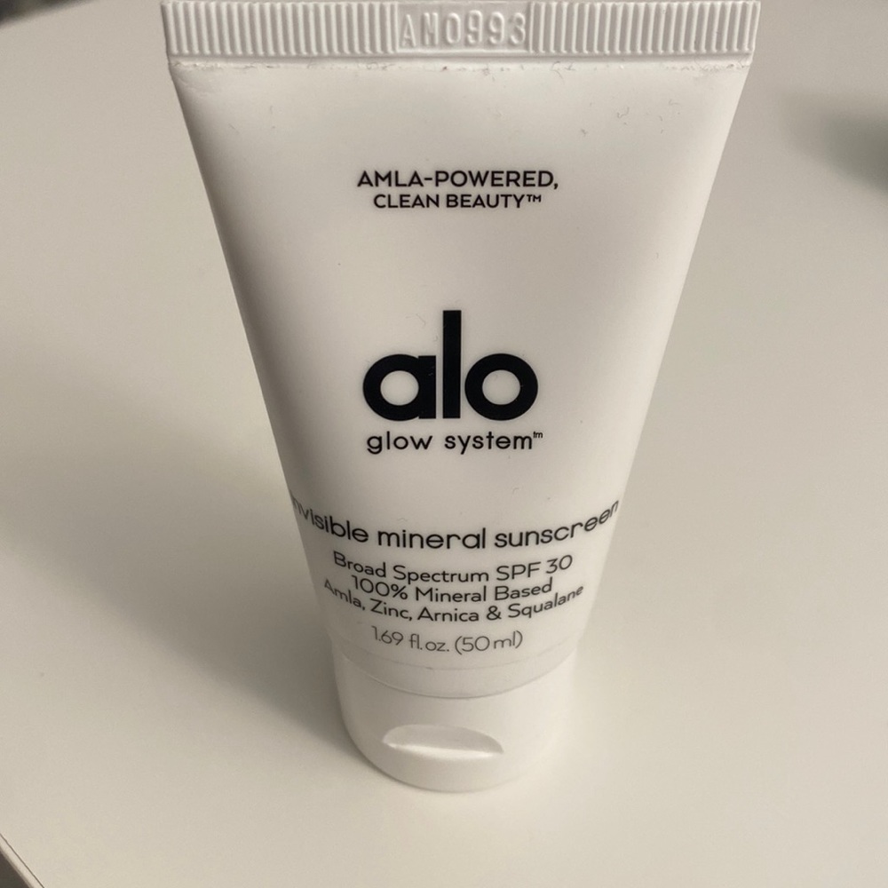 Alo Glow System Invisible Mineral Sunscreen